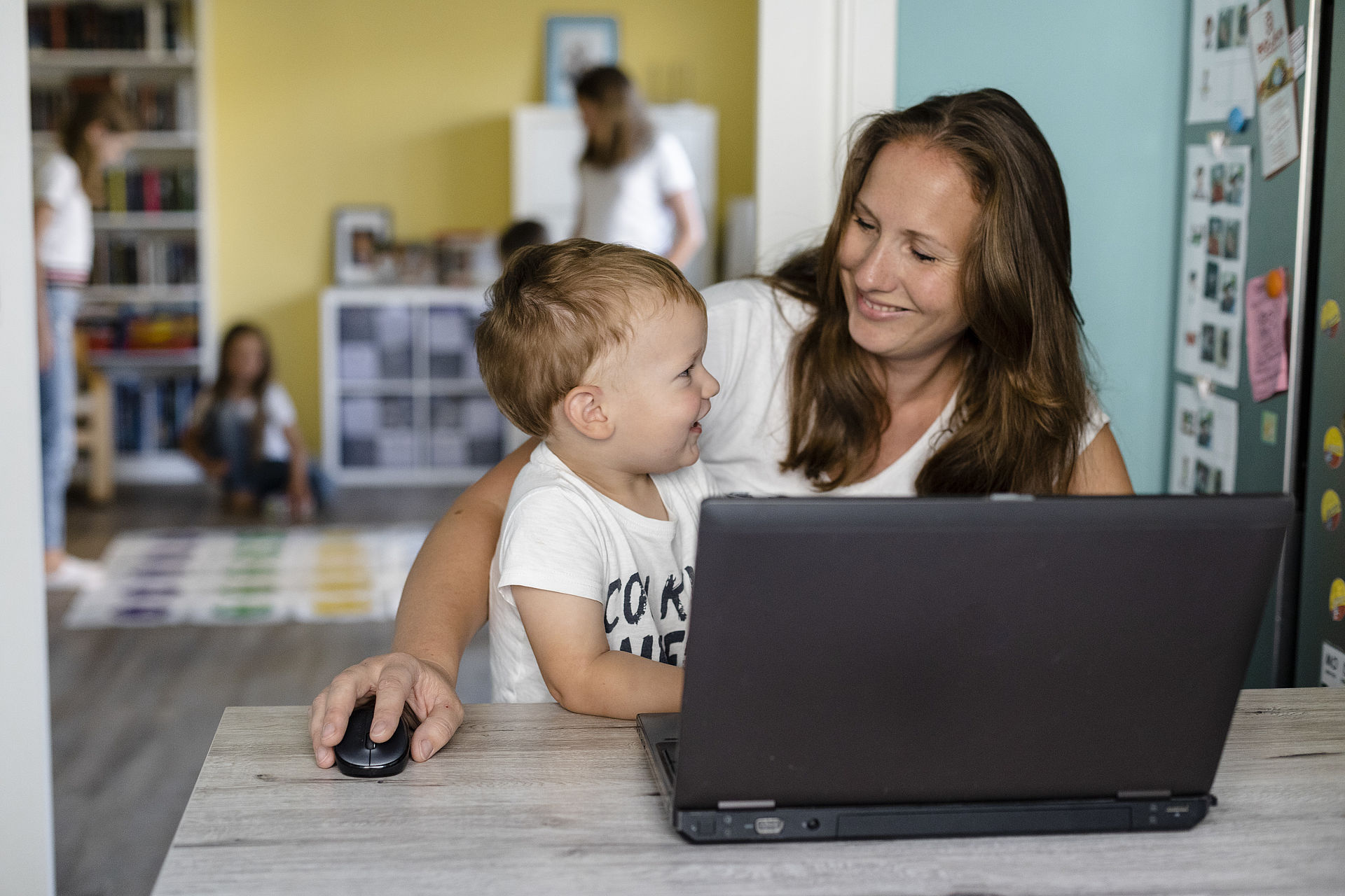 Fünf Kinder und Arbeit – wie Kristin Dietze beides im Corona-Office vereint